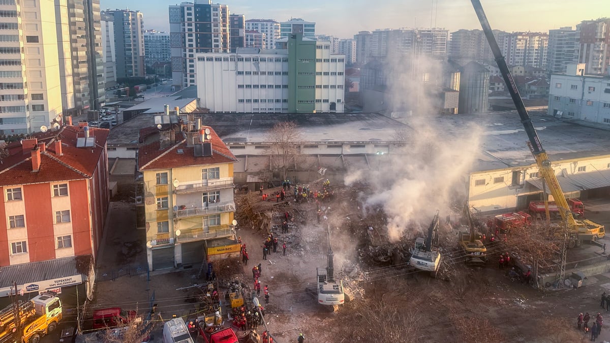 Konya da çöken binayla ilgili 1 gözaltı daha